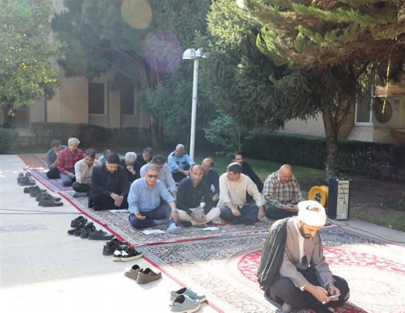 برگزاری مراسم زیارت عاشورا در نخستین روز محرم در پردیس مؤسسات تحقیقات كشاورزی البرز