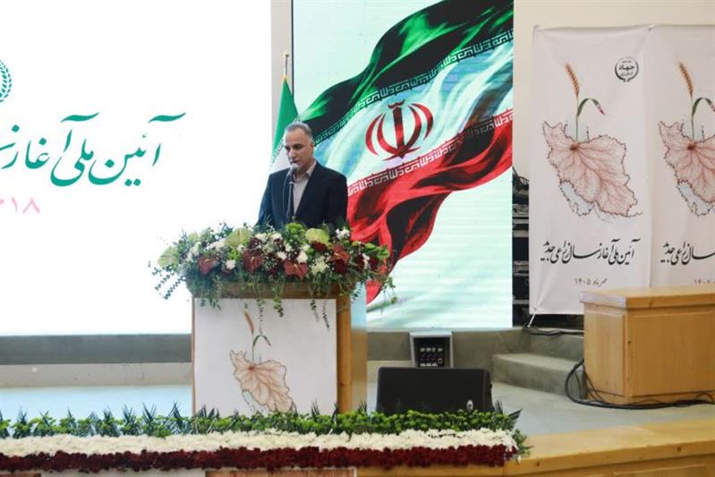 معاون امور زراعت وزارت جهاد كشاورزی:جهش تولید جو به ۴ میلیون تن و ارتقای شاخص‌های كیفی گندم كشور/نقش پررنگ بخش خصوصی در چرخه بذر