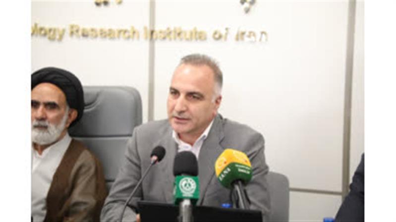 در اجلاس سراسری مدیران سازمان تحقیقات، آموزش و ترویج كشاورزی مطرح شد؛ معاون وزیر جهاد كشاورزی: دانش و پژوهش، ضامن پایداری تولید و امنیت غذایی كشور است.